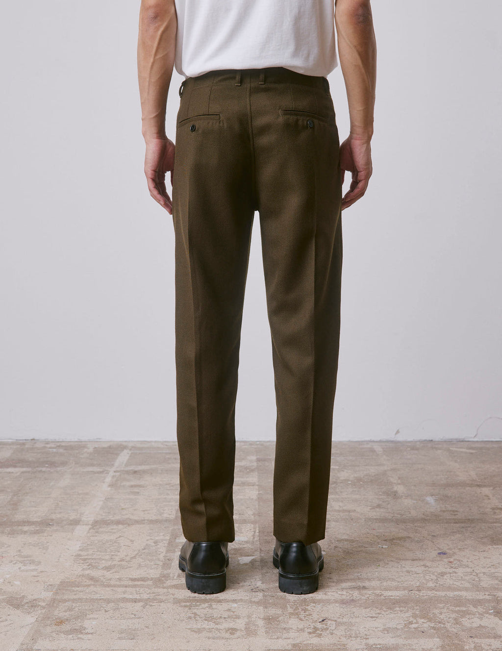 Pantalon Nataneo en laine vierge kaki